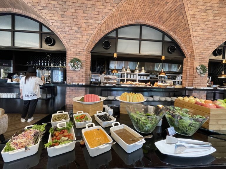 サラダコーナー