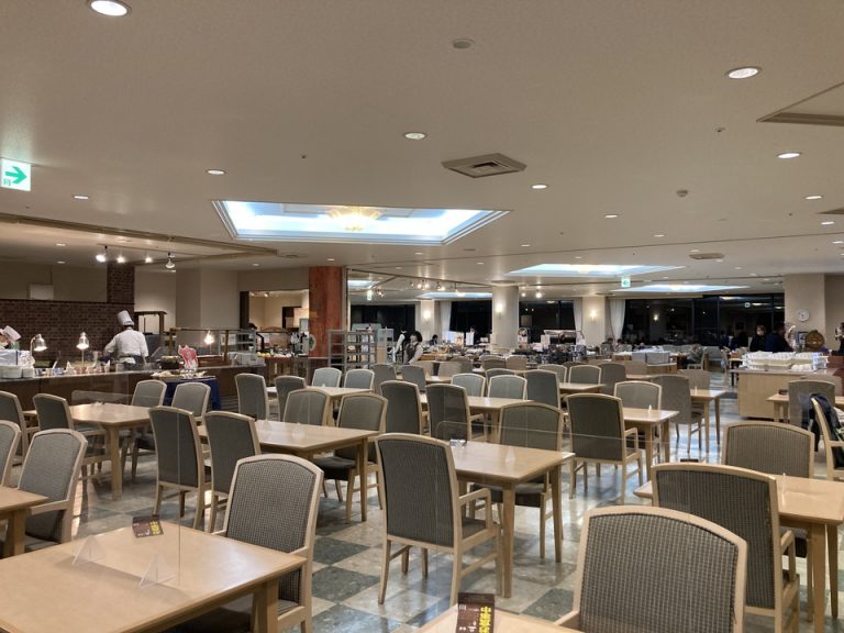 席の間隔もゆったり取られています