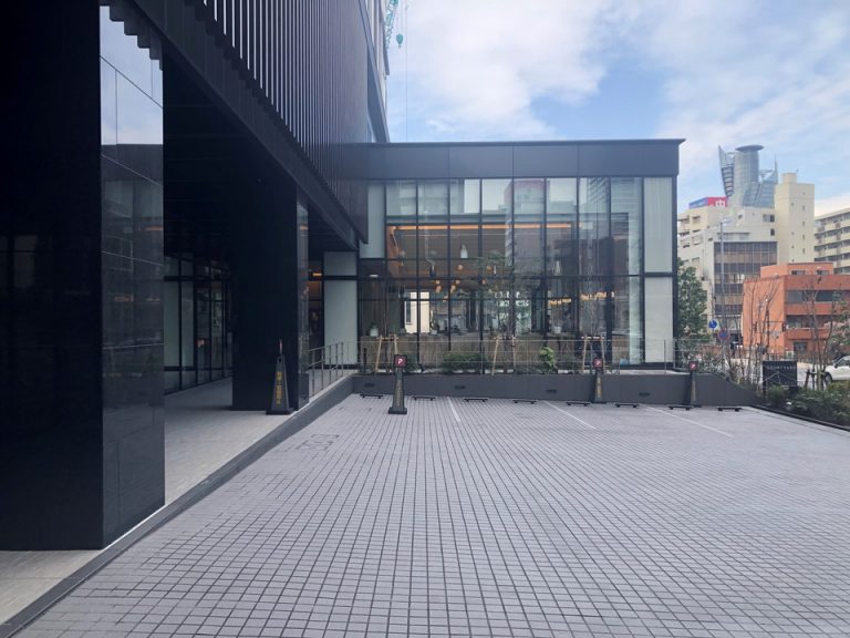 ホテル内のレストランの外観