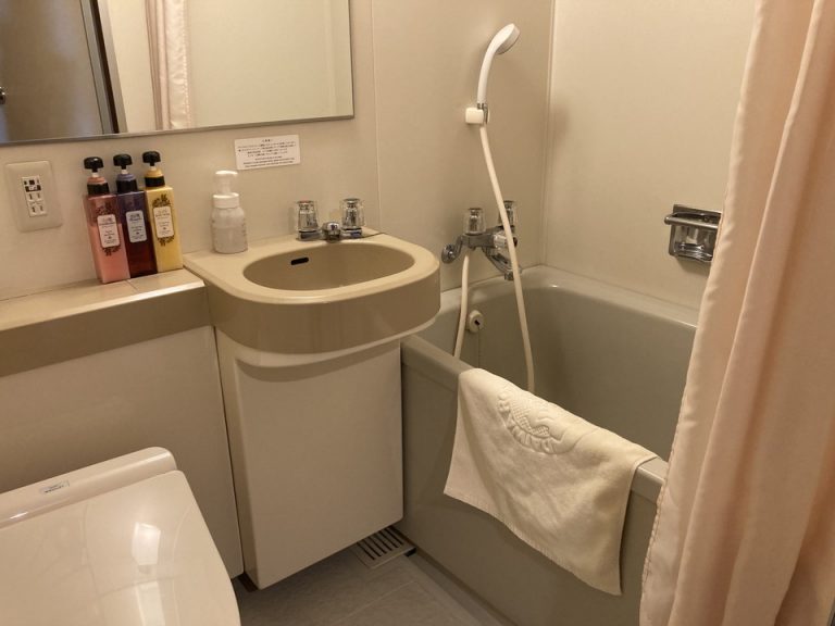 トイレとバス