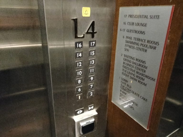 エレベーター階数ボタン (3)