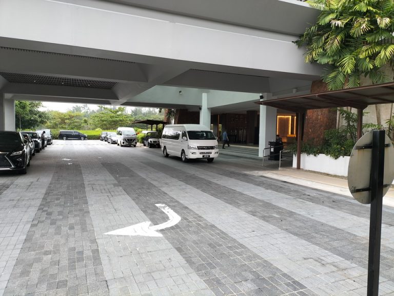 エントランス外観 (3)