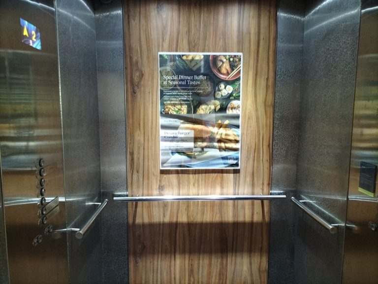 エレベーター内観 (8)