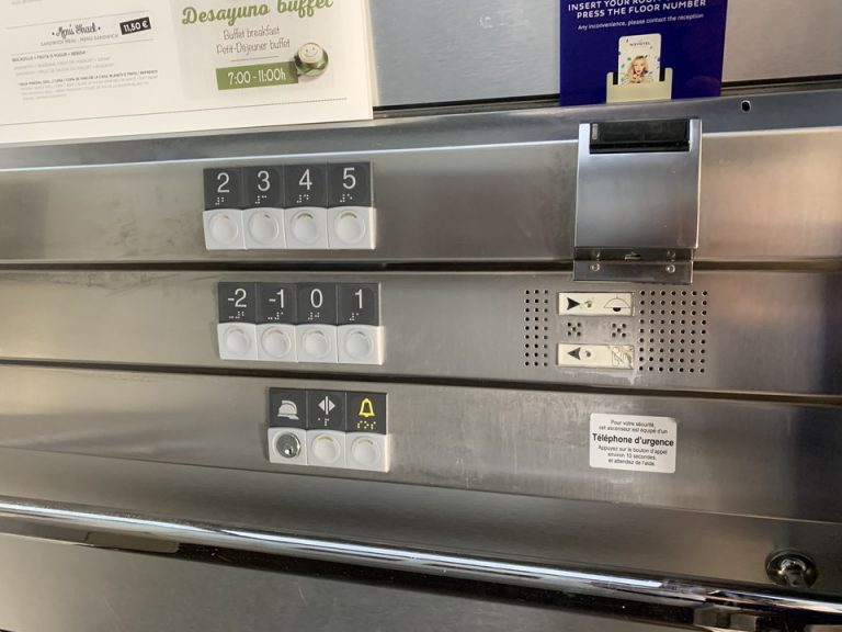 エレベーター回数ボタン2