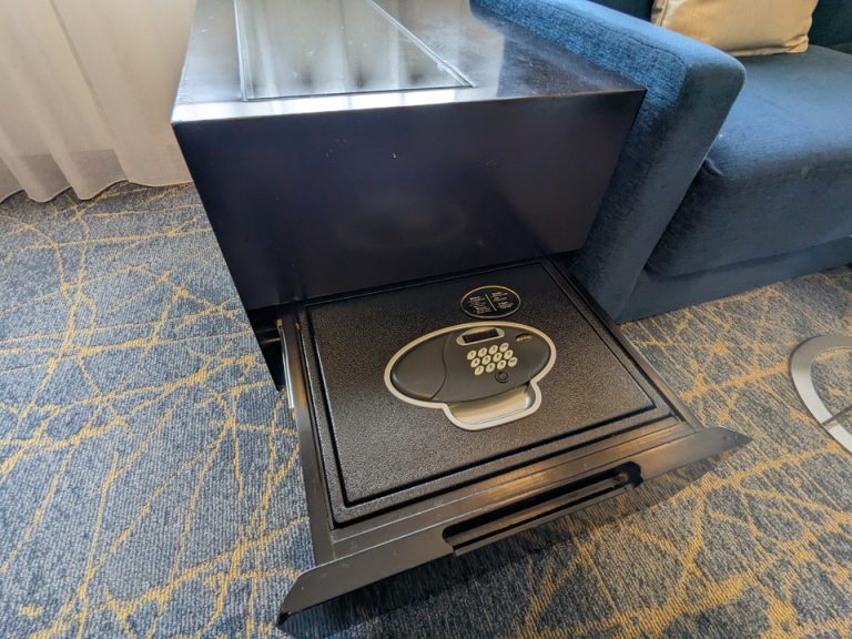 セーフティボックス閉じた状態