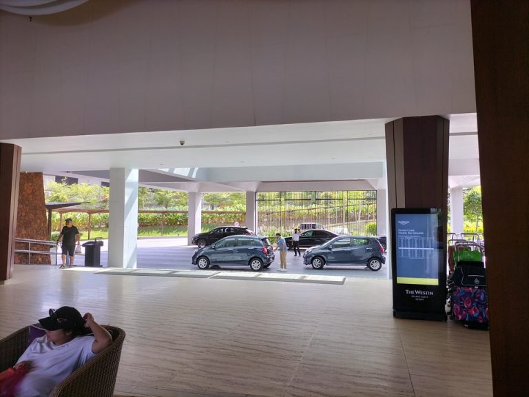 エントランス内観 (3)