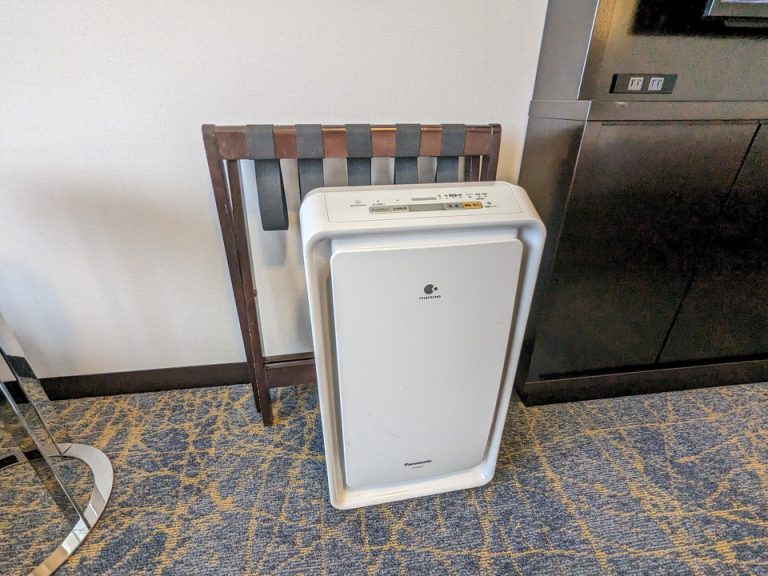 加湿空気清浄機とバゲージラック