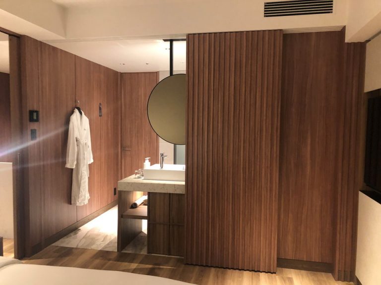 洗面台の扉を半分占めた時2