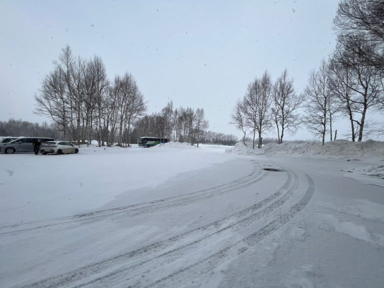 ホテル前の道路
