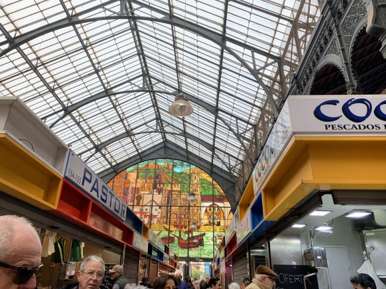 アタラサナス中央市場