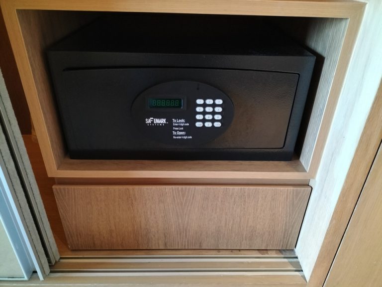 セーフティーボックス(閉じた状態) (3)