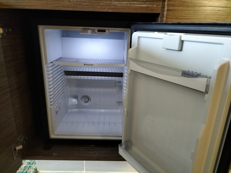 冷蔵庫開けた状態 (3)