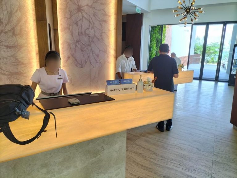 フロントカウンター (2)