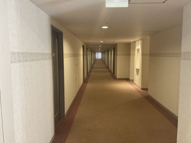 宿泊階廊下