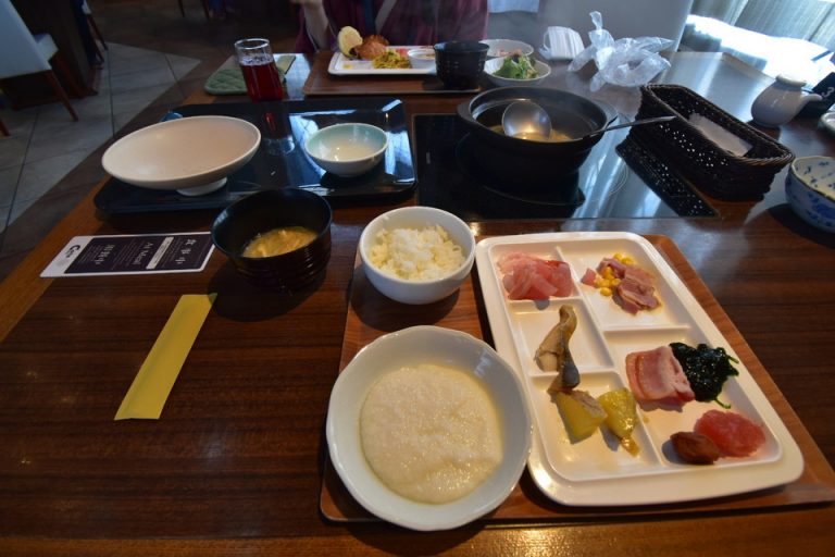 朝食