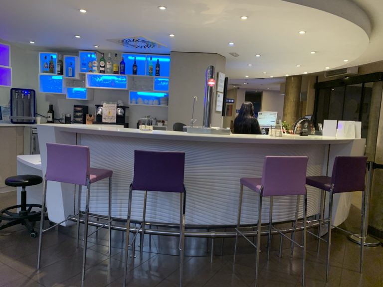 ドリンク用のバー