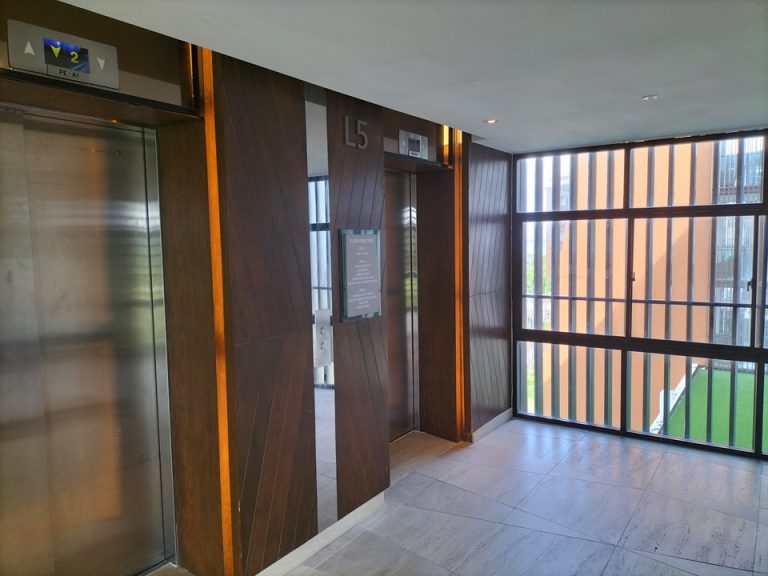 エレベーターホール客室階 (2)