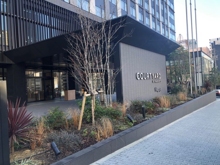 ホテルの正面の外観1