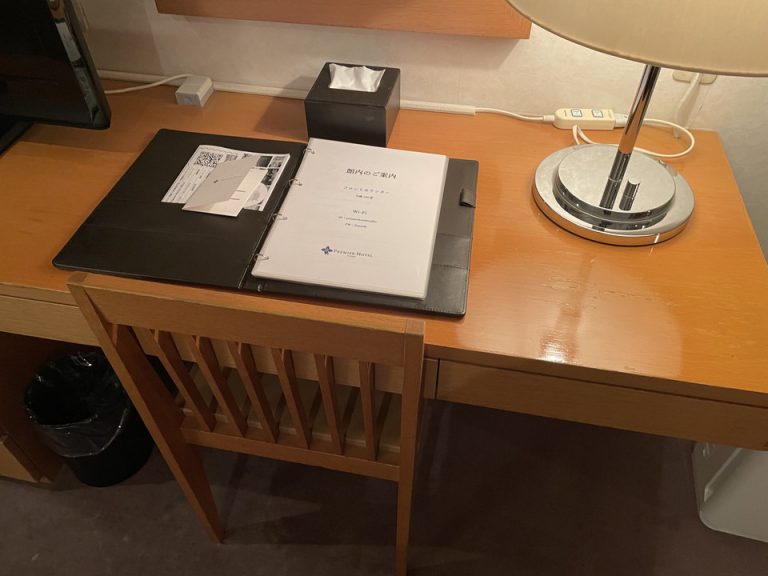 デスク_館内案内