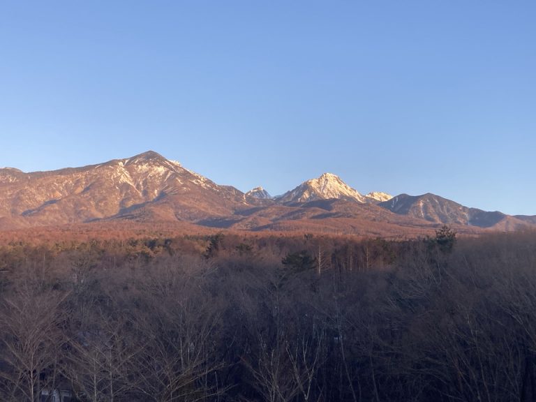 雄大な八ヶ岳が目の前に迫ります