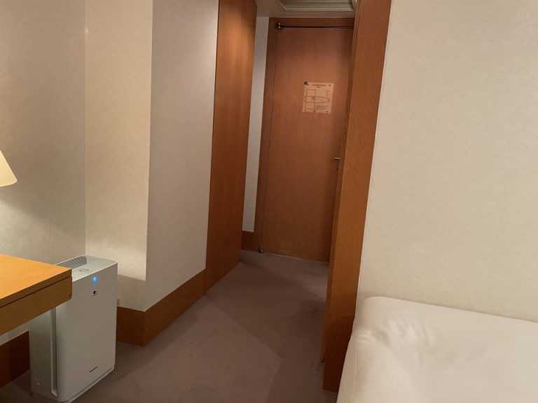 客室全体_入口方向