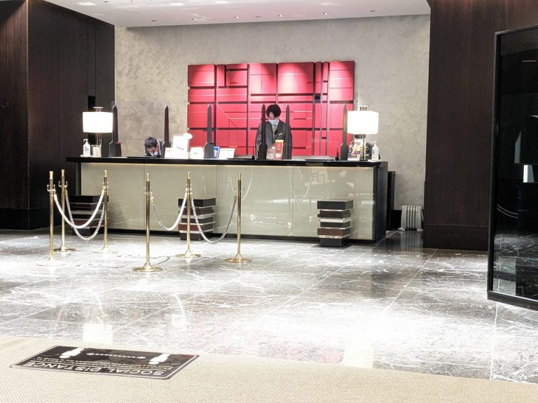 フロントカウンター