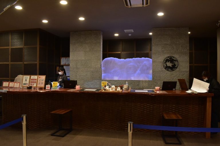 フロントカウンター