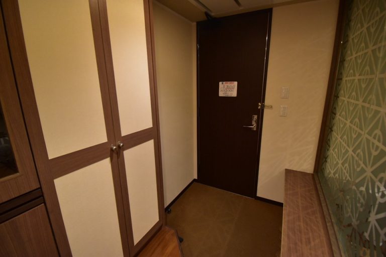 客室の入口ドア(中から)(1)