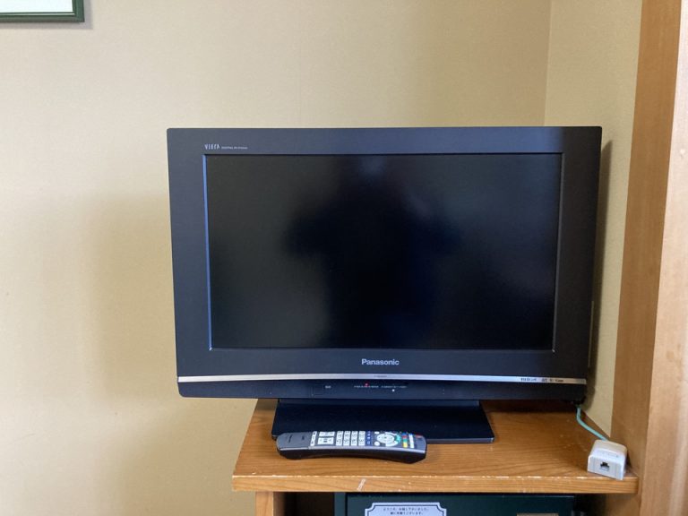 備え付けのテレビ