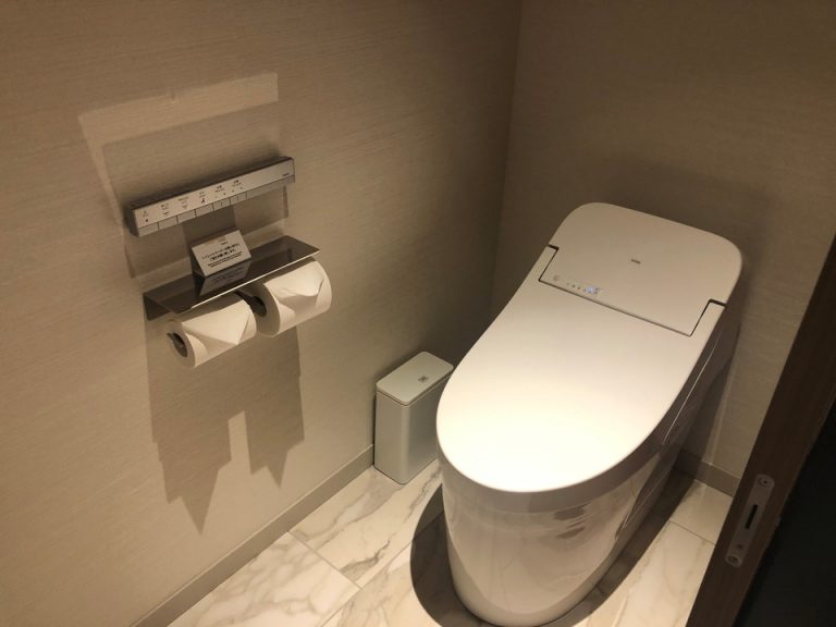 浴室側のトイレ