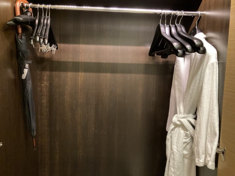 クローゼット内