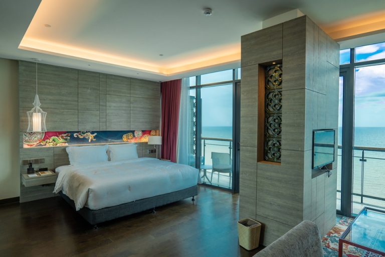 客室全体(入口方向)1