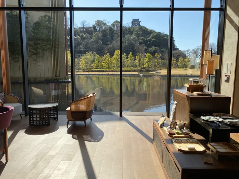 リゾートセンターから見た犬山城