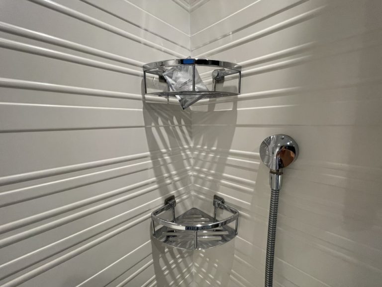 シャワーキャップがおいてありました