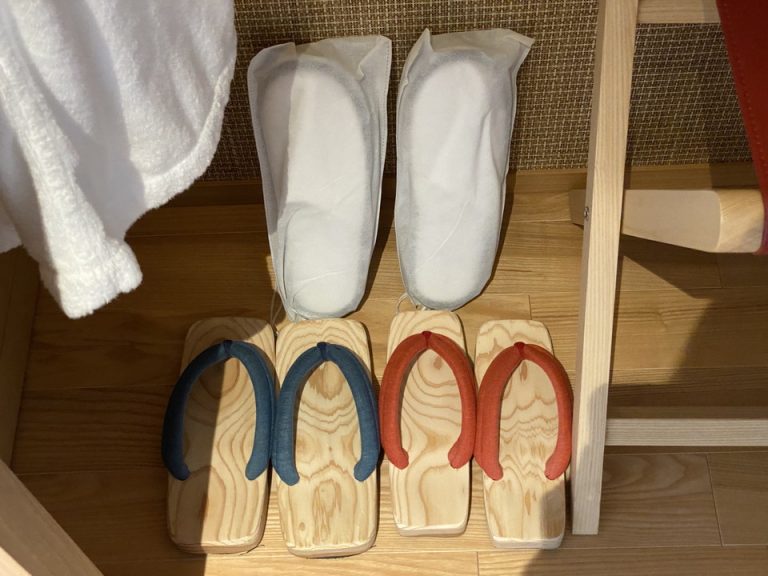 下駄とスリッパ