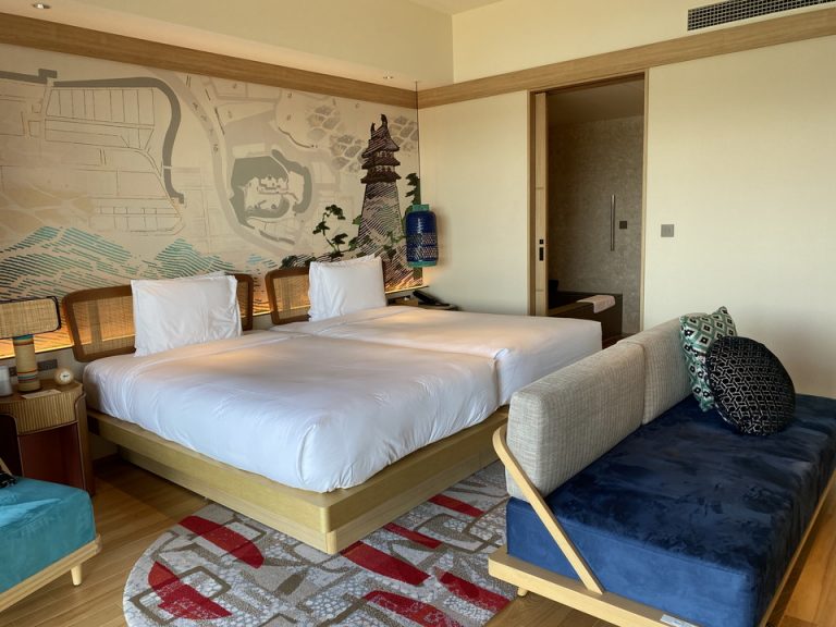 客室全体(窓側から撮影)