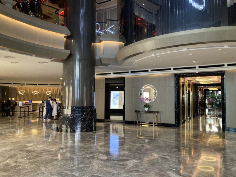 ホテルエントランス全体