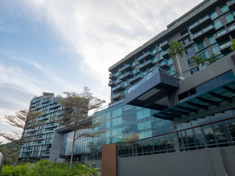 建物全体ビーチ側