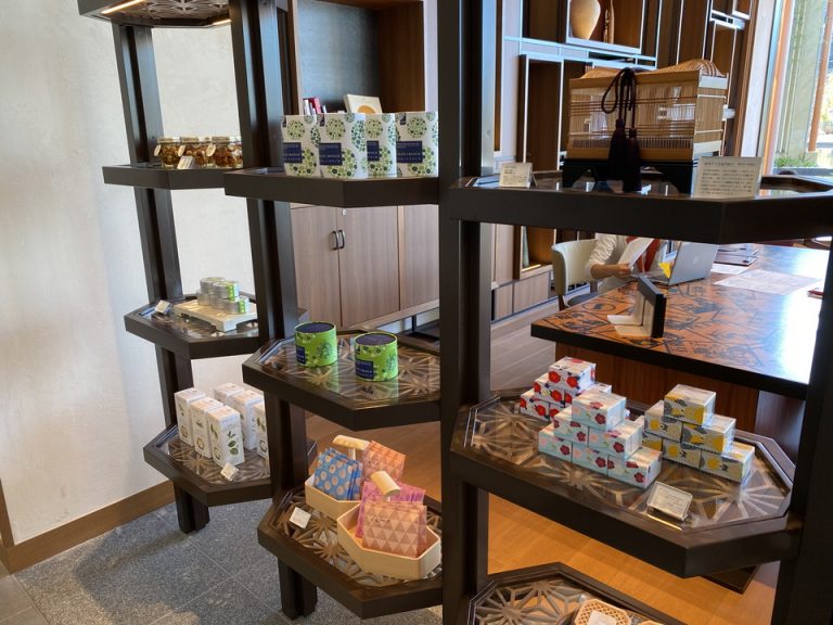 リゾートセンター内にあるお土産