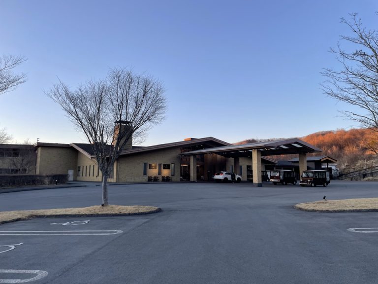 建物(宿泊棟)外観です。平屋のような見た目です。