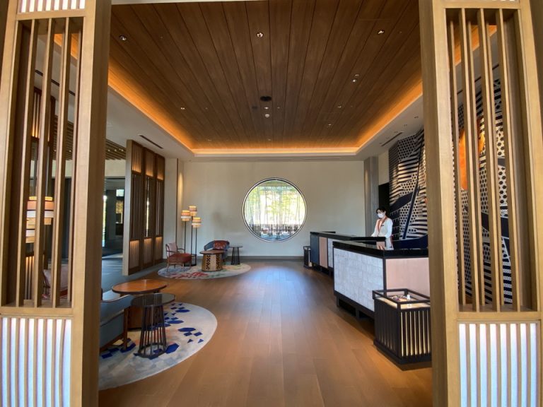 フロント全体(横から撮影)