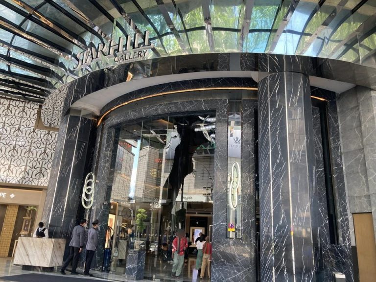 ホテルエントランス外から