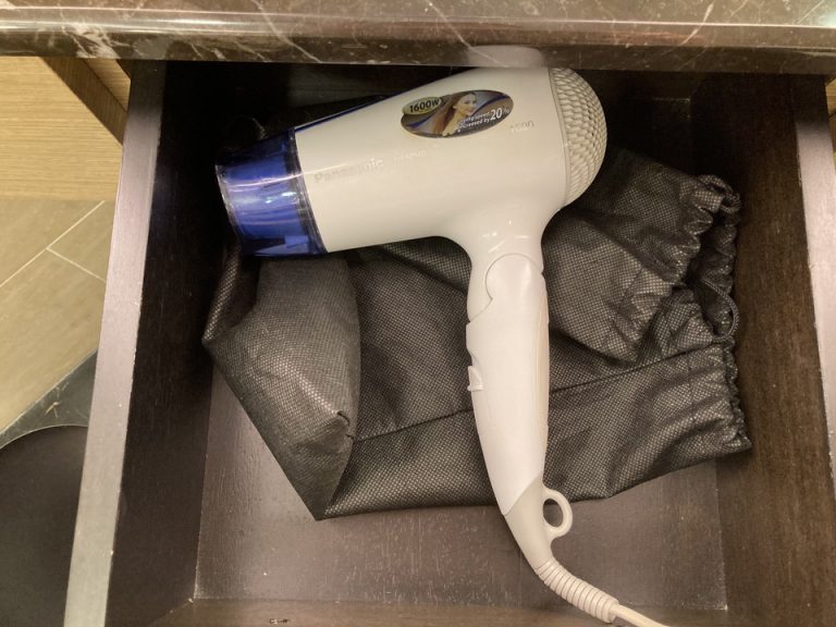 バスルーム内ドライヤー