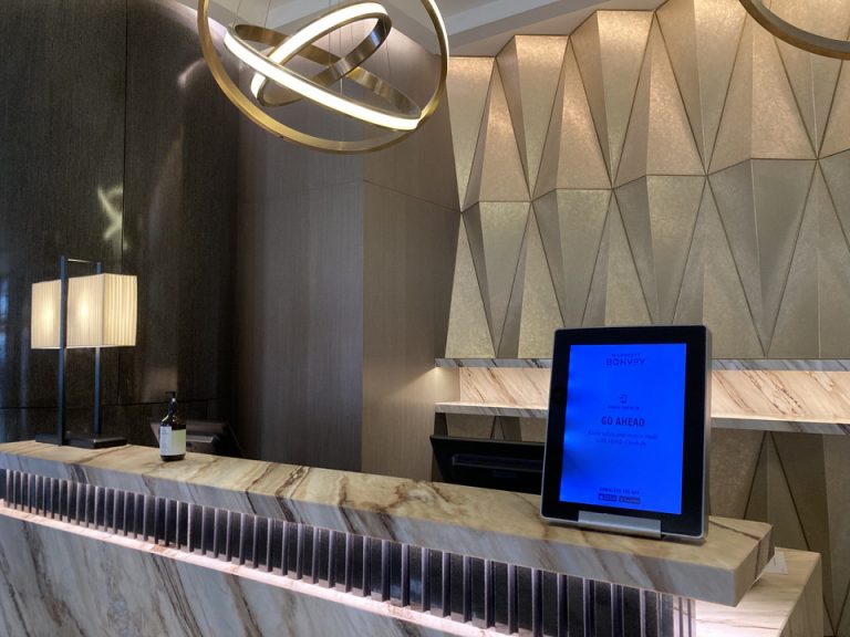 ホテルフロント一部