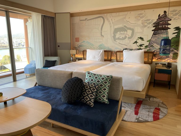 客室全体(入口方向から撮影)