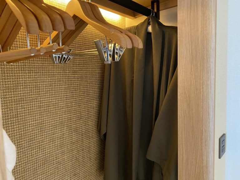 クローゼット内の羽織