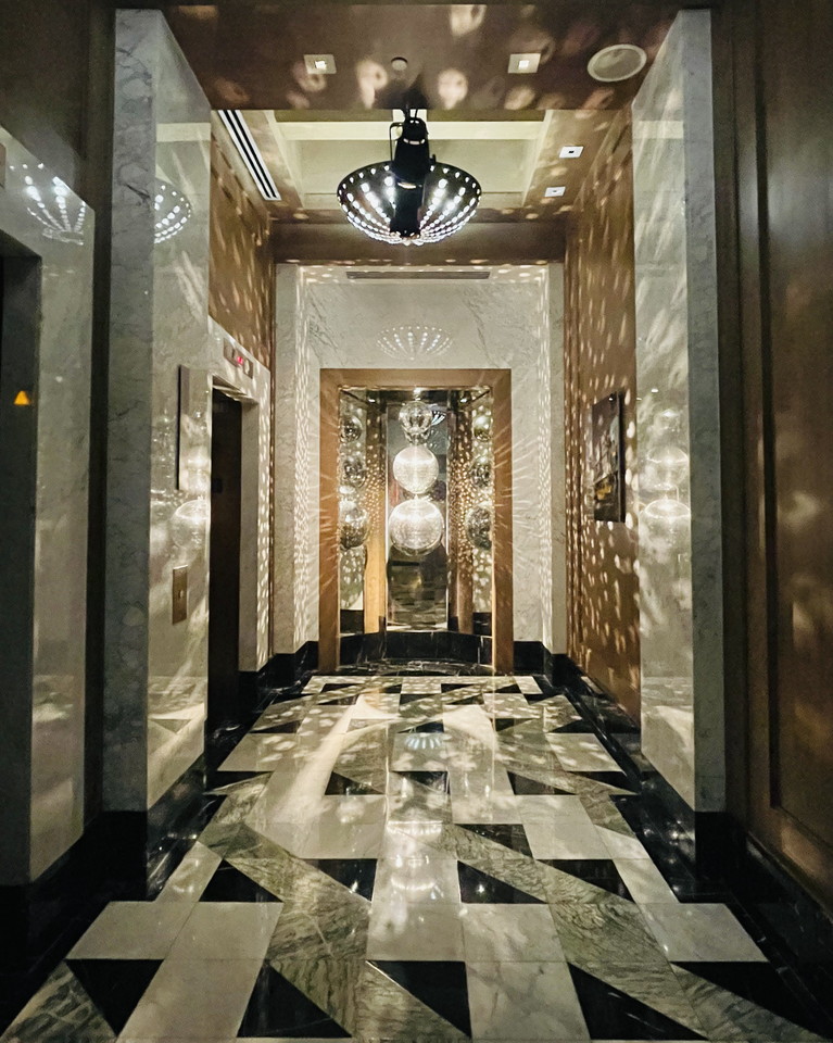 フロント横エレベーター(1)