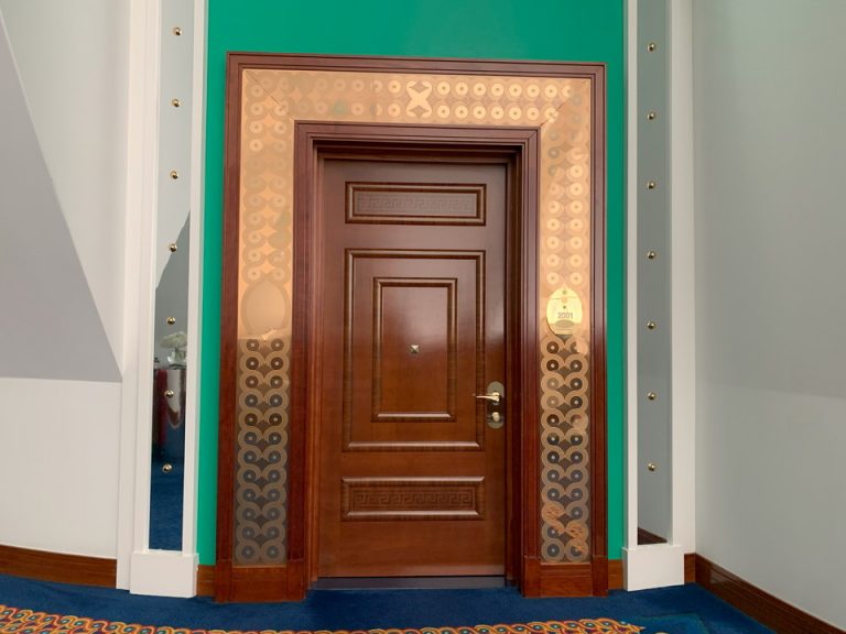 部屋のドア(外側)