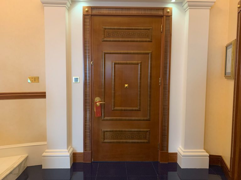 部屋のドア(内側)