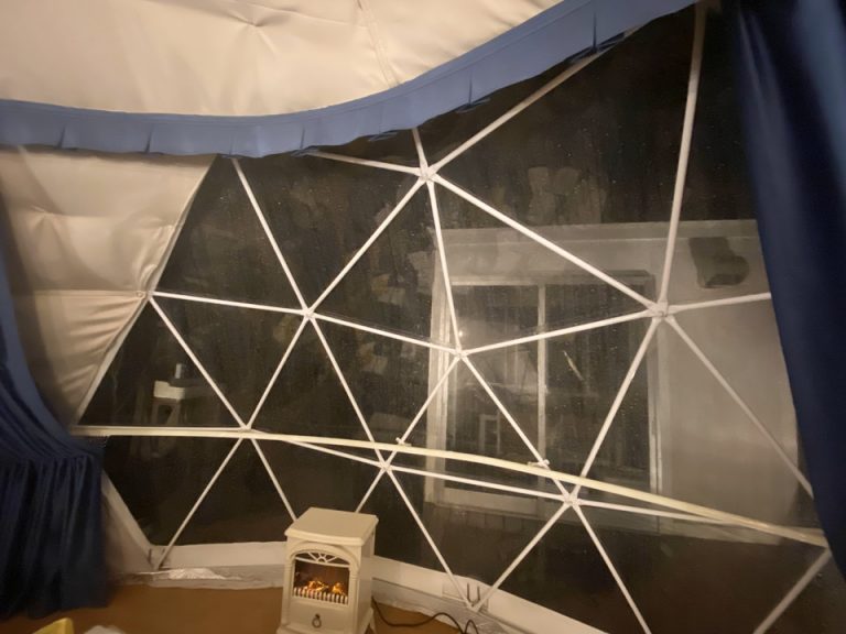 部屋からの眺望(夜間)